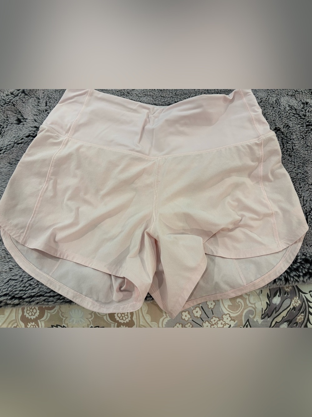Lululemon high-rise speed up short 4”